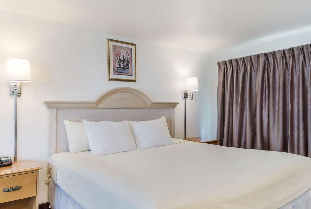 America'S Best Value Inn & Suites/Hyannis Cameră foto